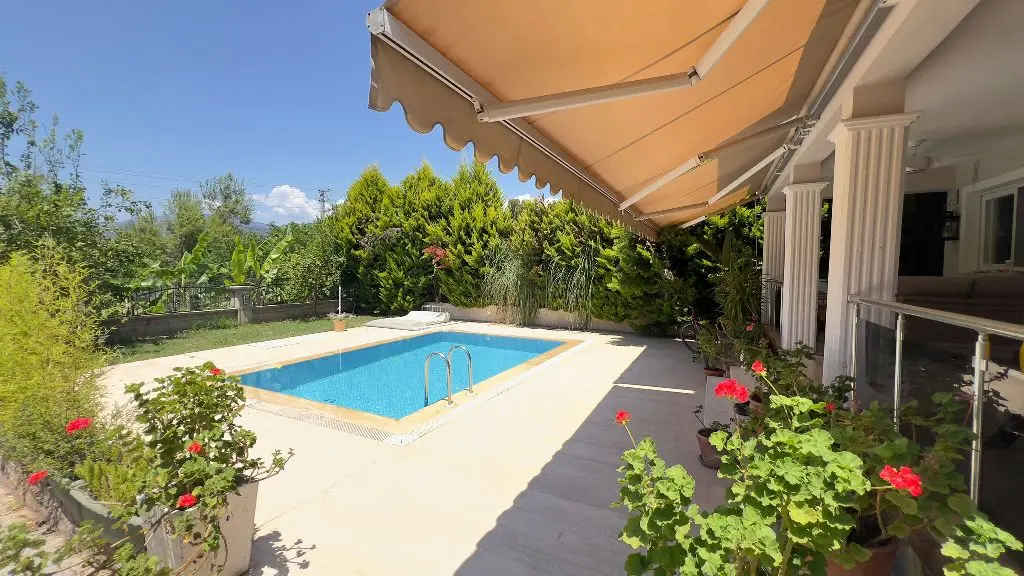 Pool area